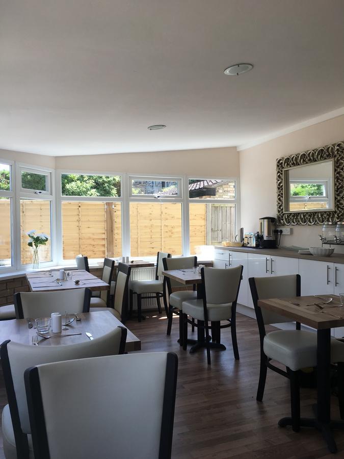 Отель Elris Essex House Клактон-он-Си Экстерьер фото