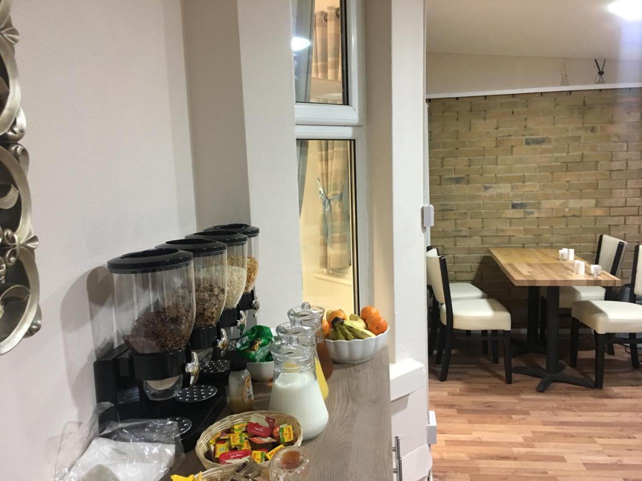 Отель Elris Essex House Клактон-он-Си Экстерьер фото